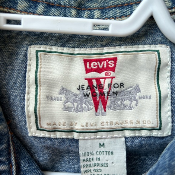 Levi’s Denim Vest - Women’s Medium - Picture 2 of 3